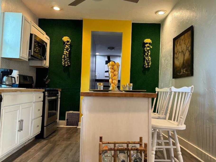Zen/peaceful Retreat/pittsburgh/canton Avenue *